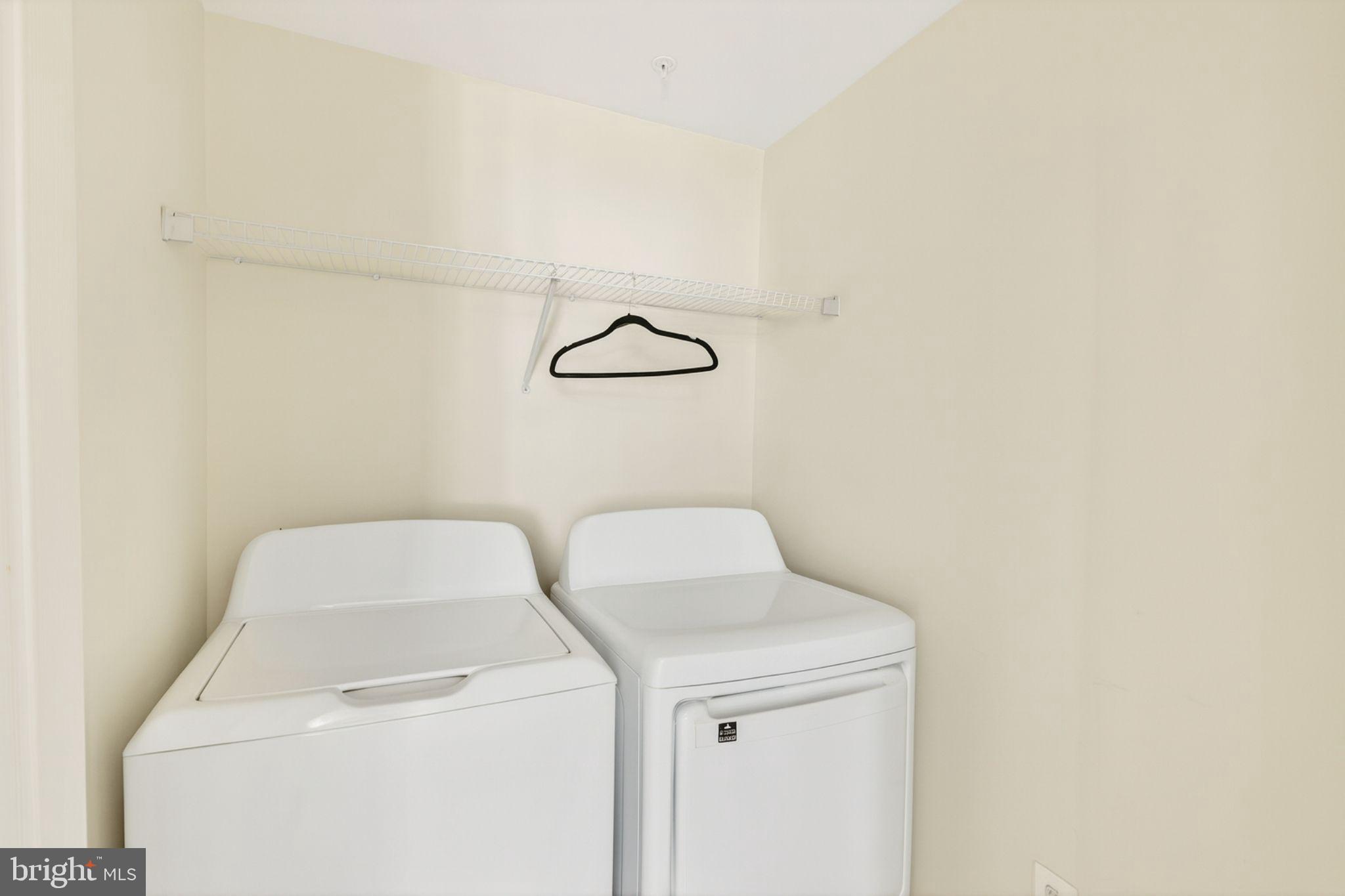 WINDSOR MANOR - Residential