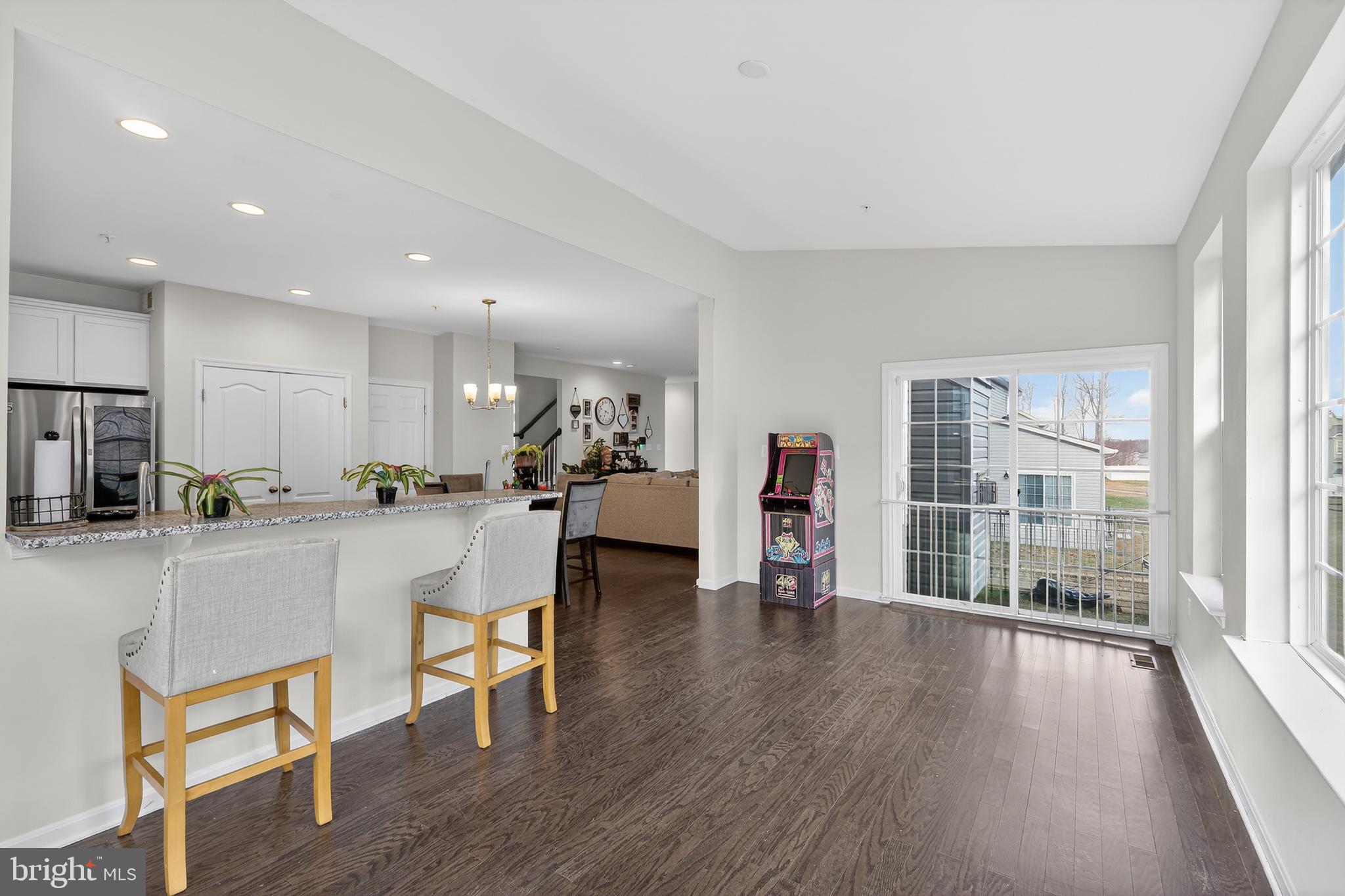 WINDSOR MANOR - Residential