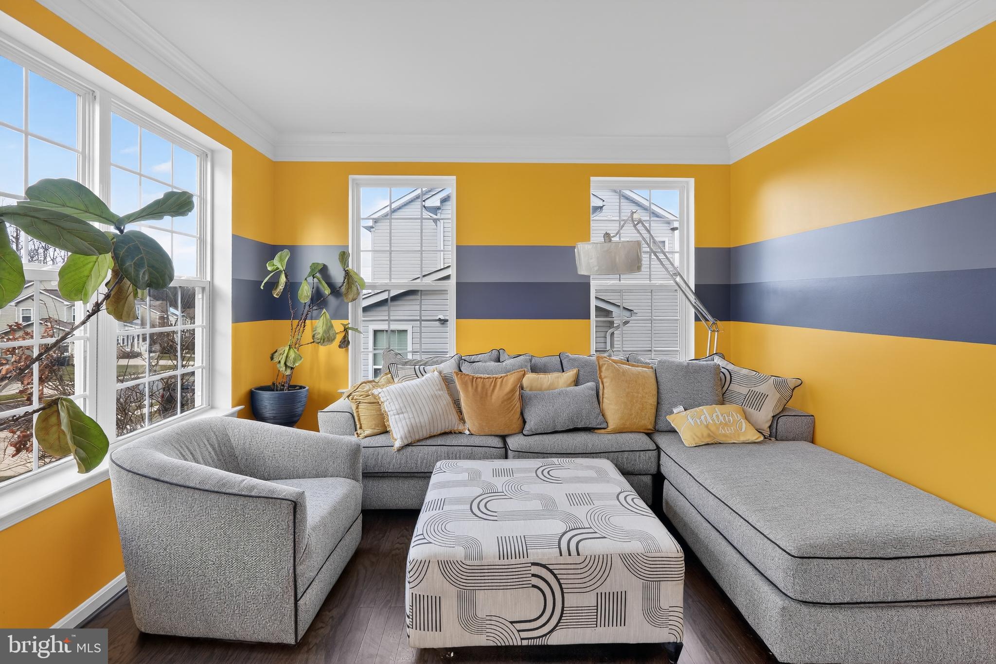 WINDSOR MANOR - Residential