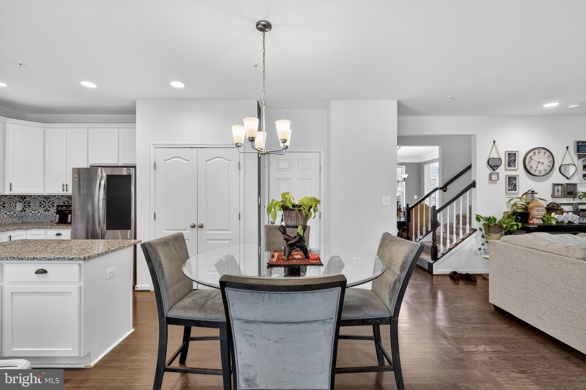 WINDSOR MANOR - Residential