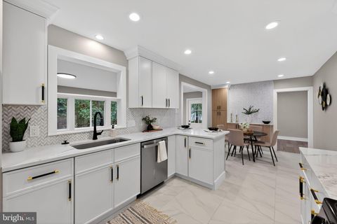 Photo of 1759 Tearose Lane, CHERRY HILL, NJ 08003 (MLS # NJCD2108250)