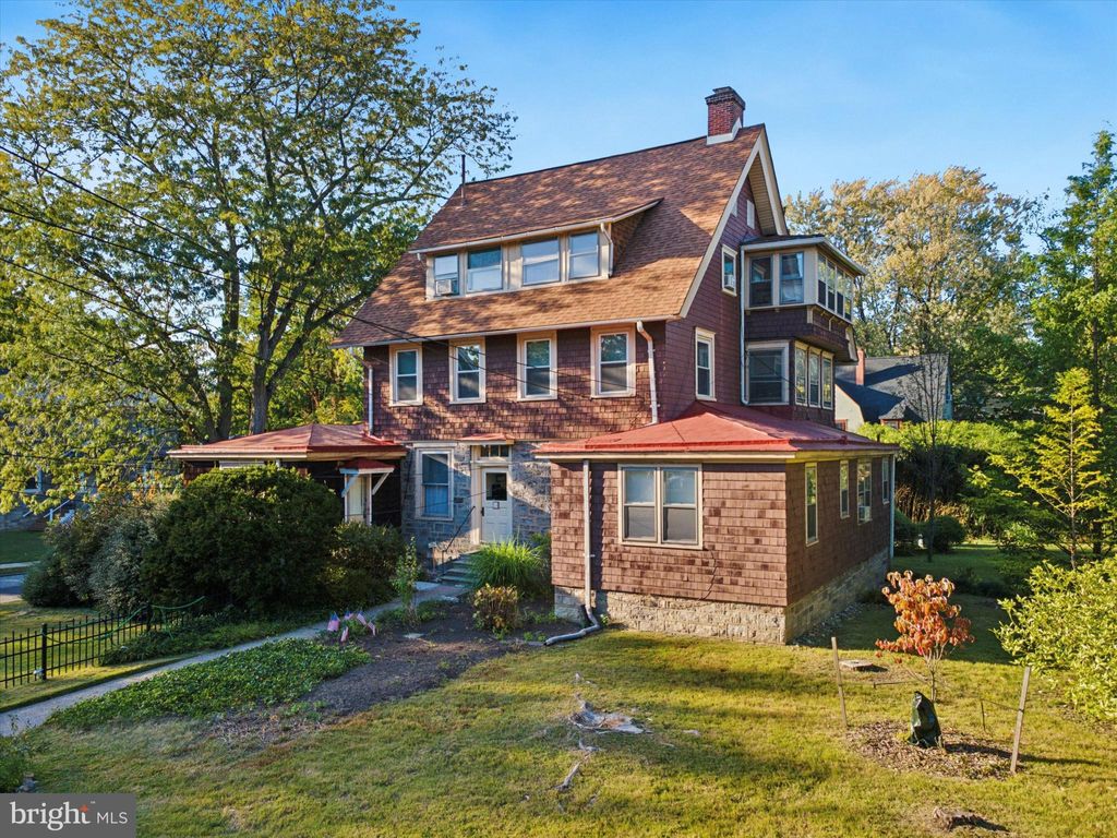 Photo of 29 W Stratford Avenue, LANSDOWNE, PA 19050 (MLS # PADE2101916)
