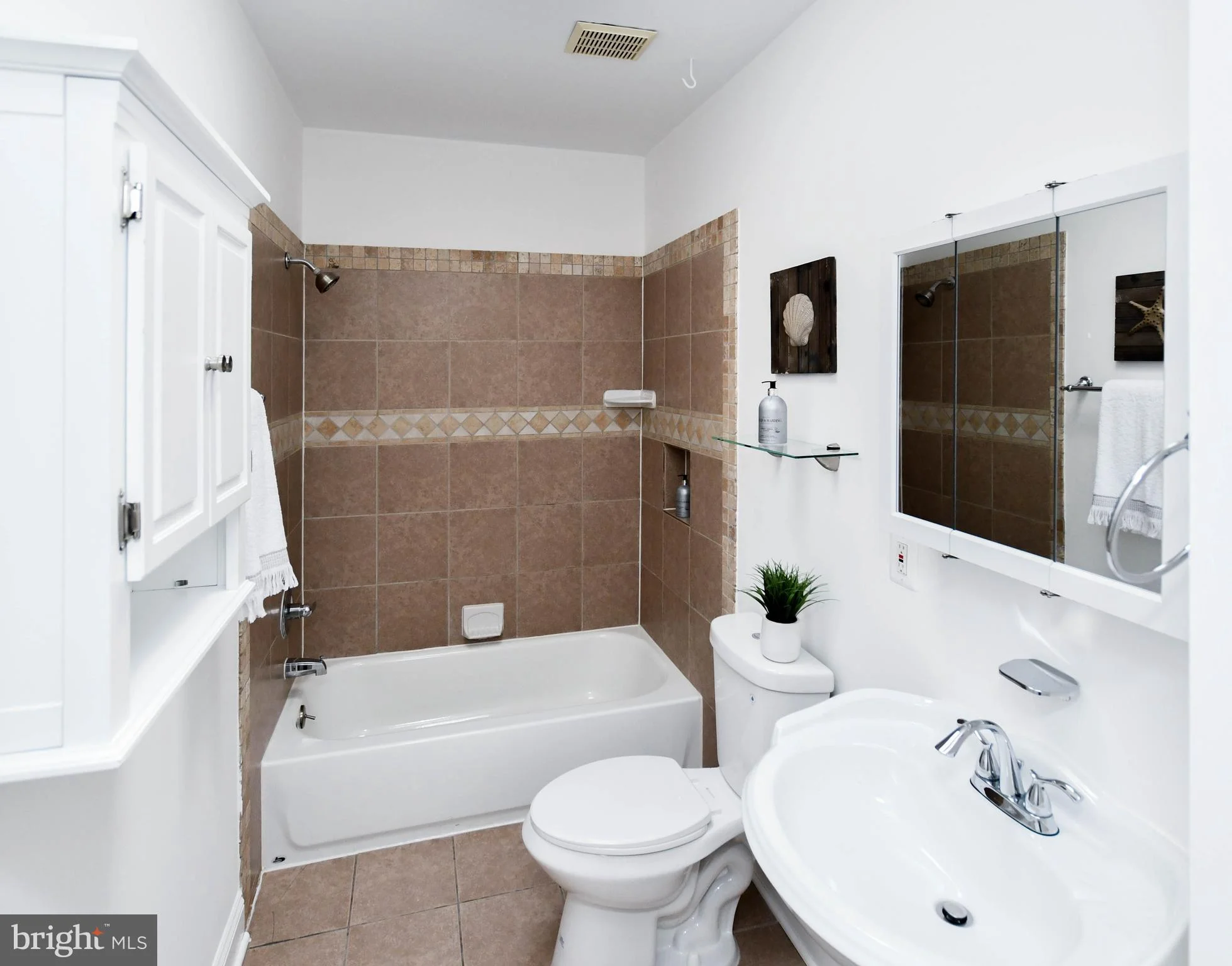 Additional image 96 of 4504 New Hampshire Avenue NW, Washington, DC 20011