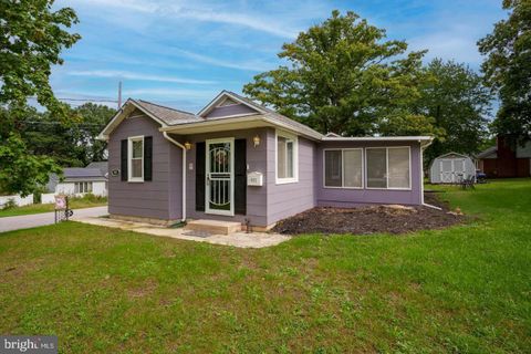 905 HAUF AVENUE ESSEX MD 21221