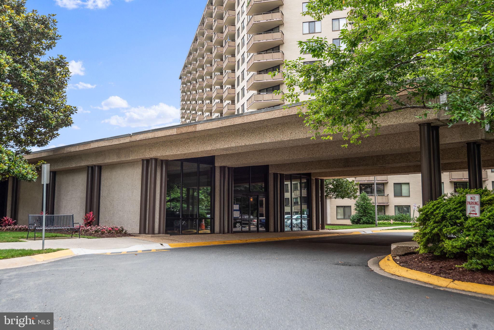 PROMENADE TOWERS - Residential Lease