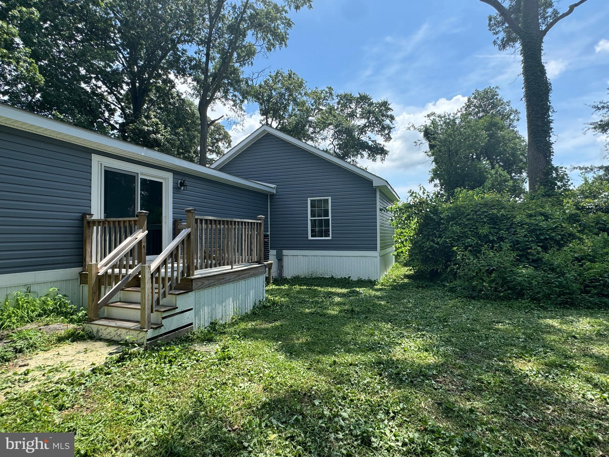 LAUREL VILLAGE - Residential