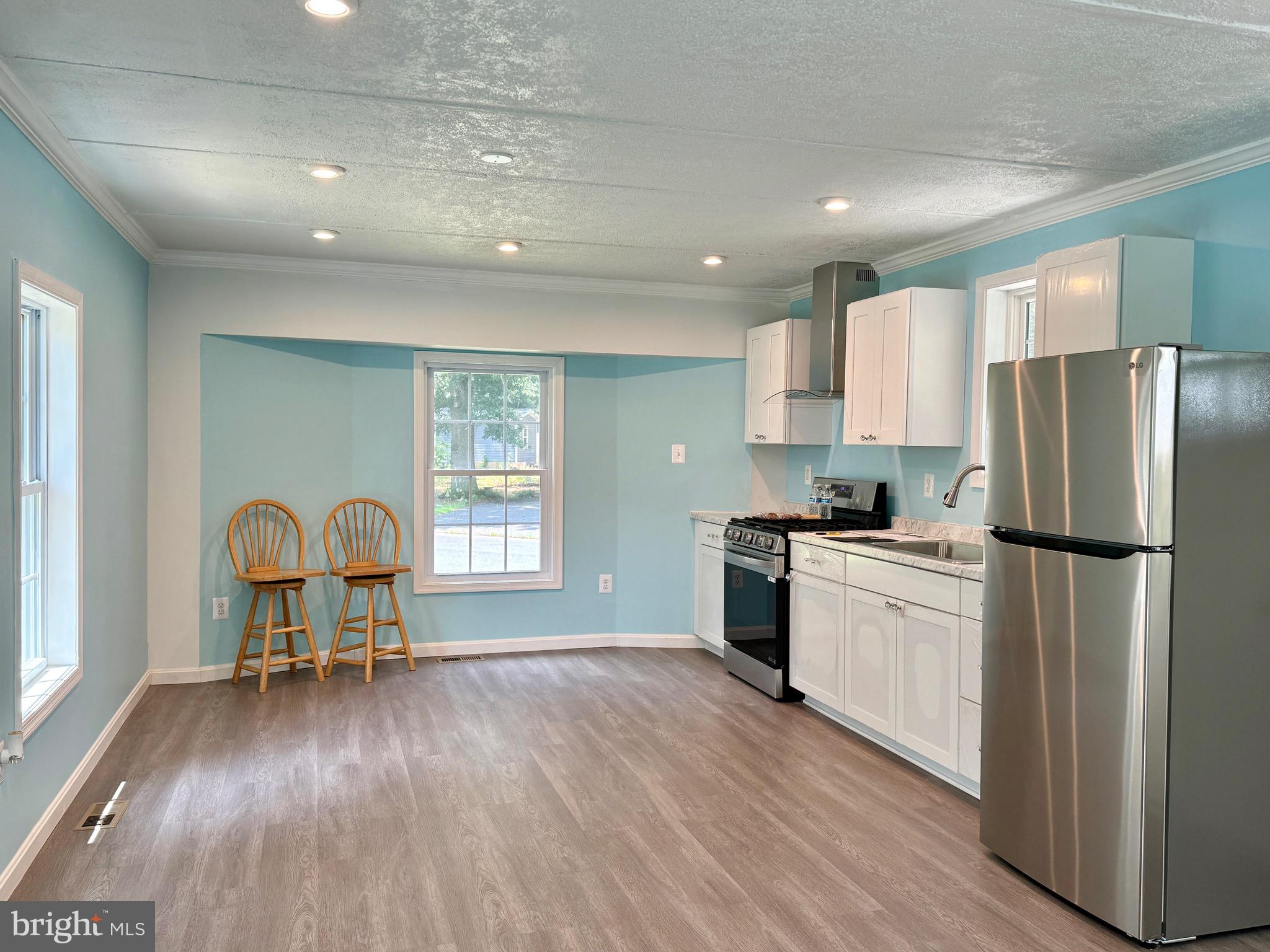 LAUREL VILLAGE - Residential