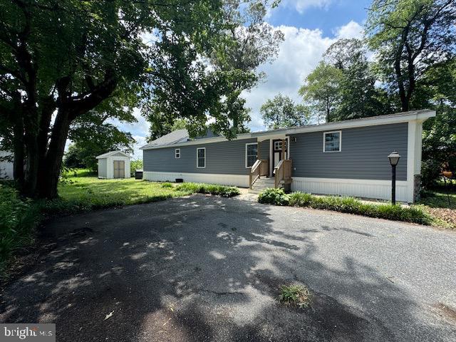 LAUREL VILLAGE - Residential