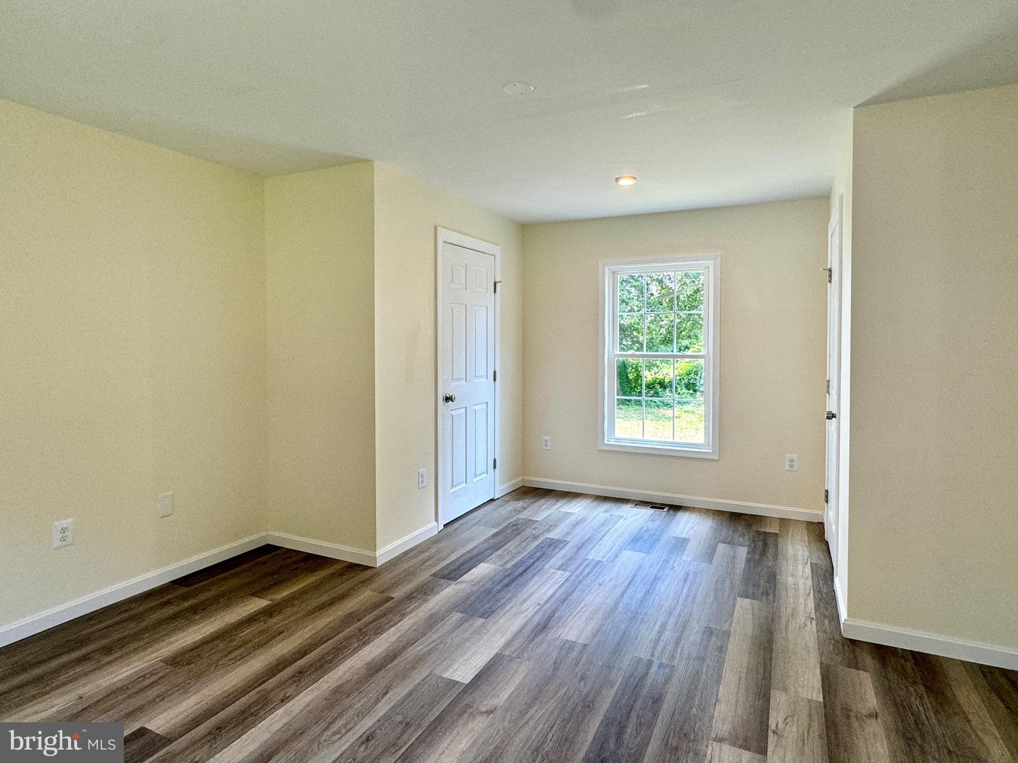 LAUREL VILLAGE - Residential