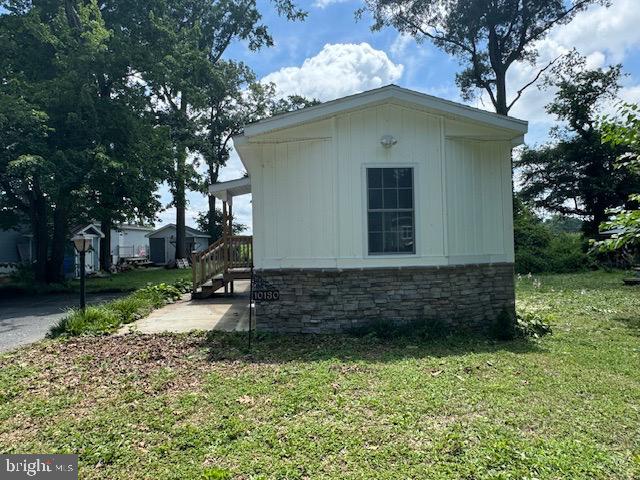 LAUREL VILLAGE - Residential