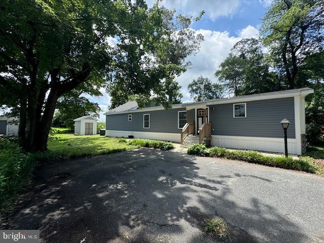 LAUREL VILLAGE - Residential