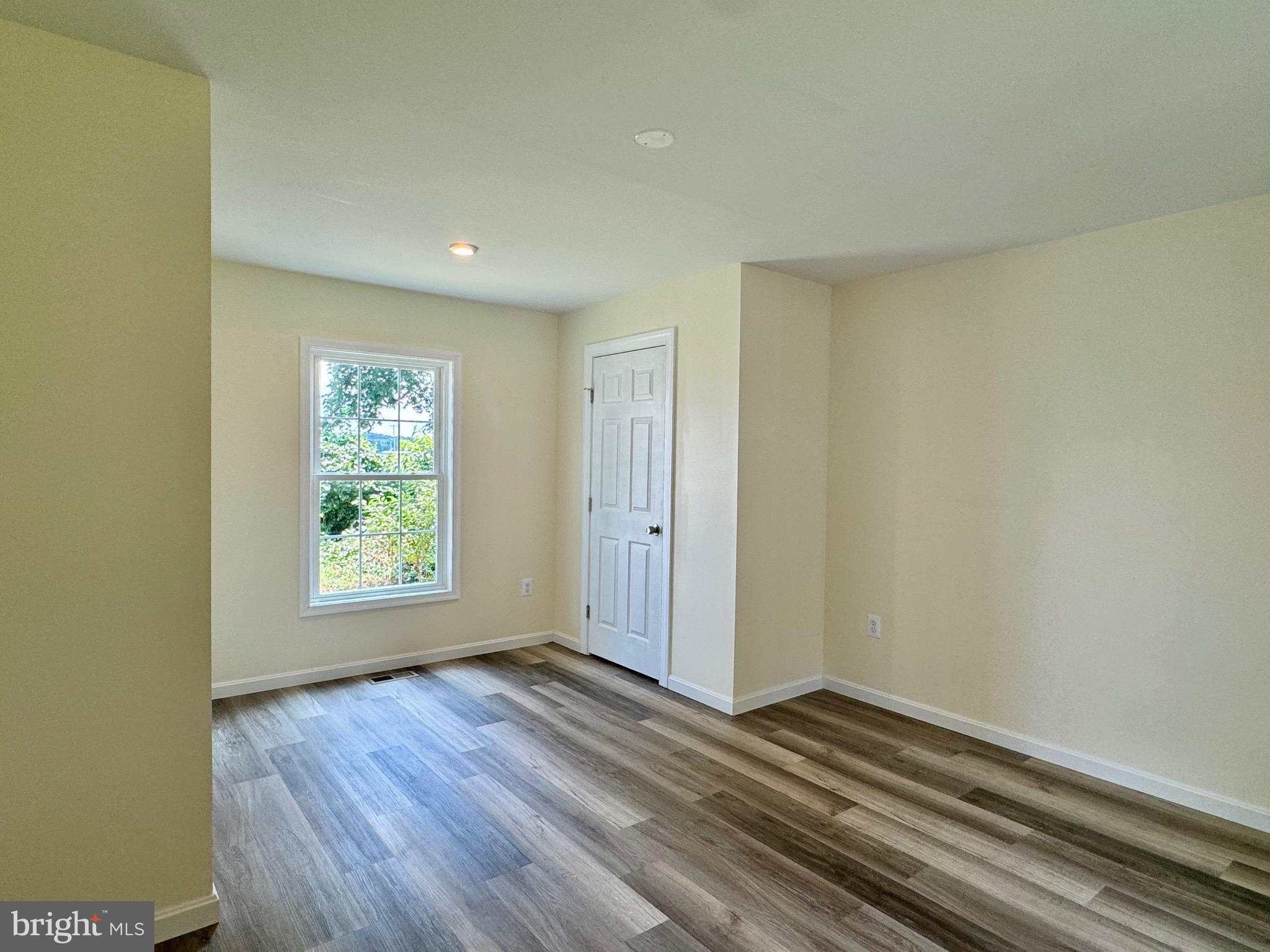 LAUREL VILLAGE - Residential