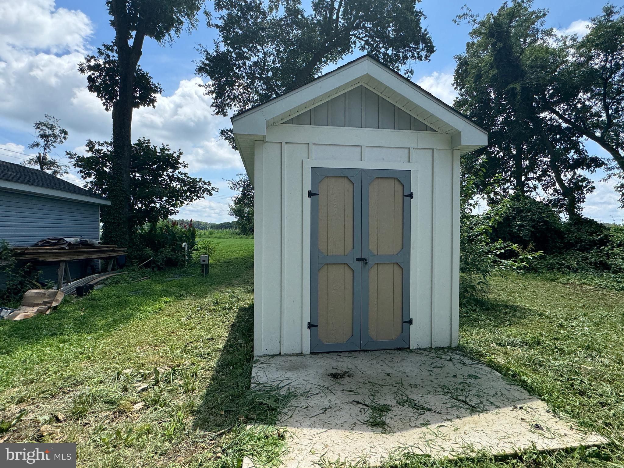 LAUREL VILLAGE - Residential