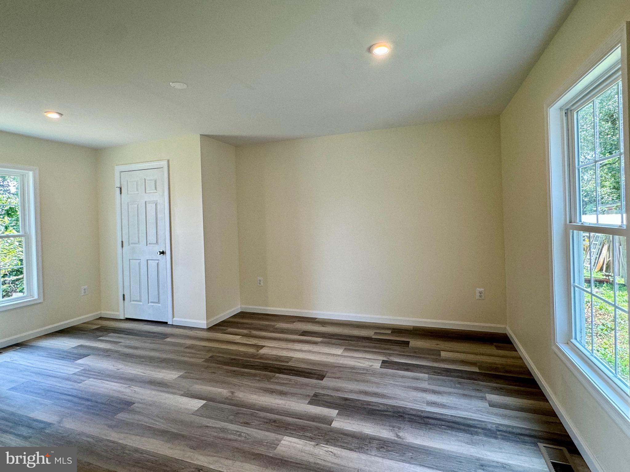 LAUREL VILLAGE - Residential