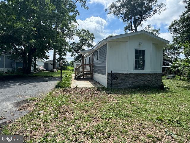 LAUREL VILLAGE - Residential