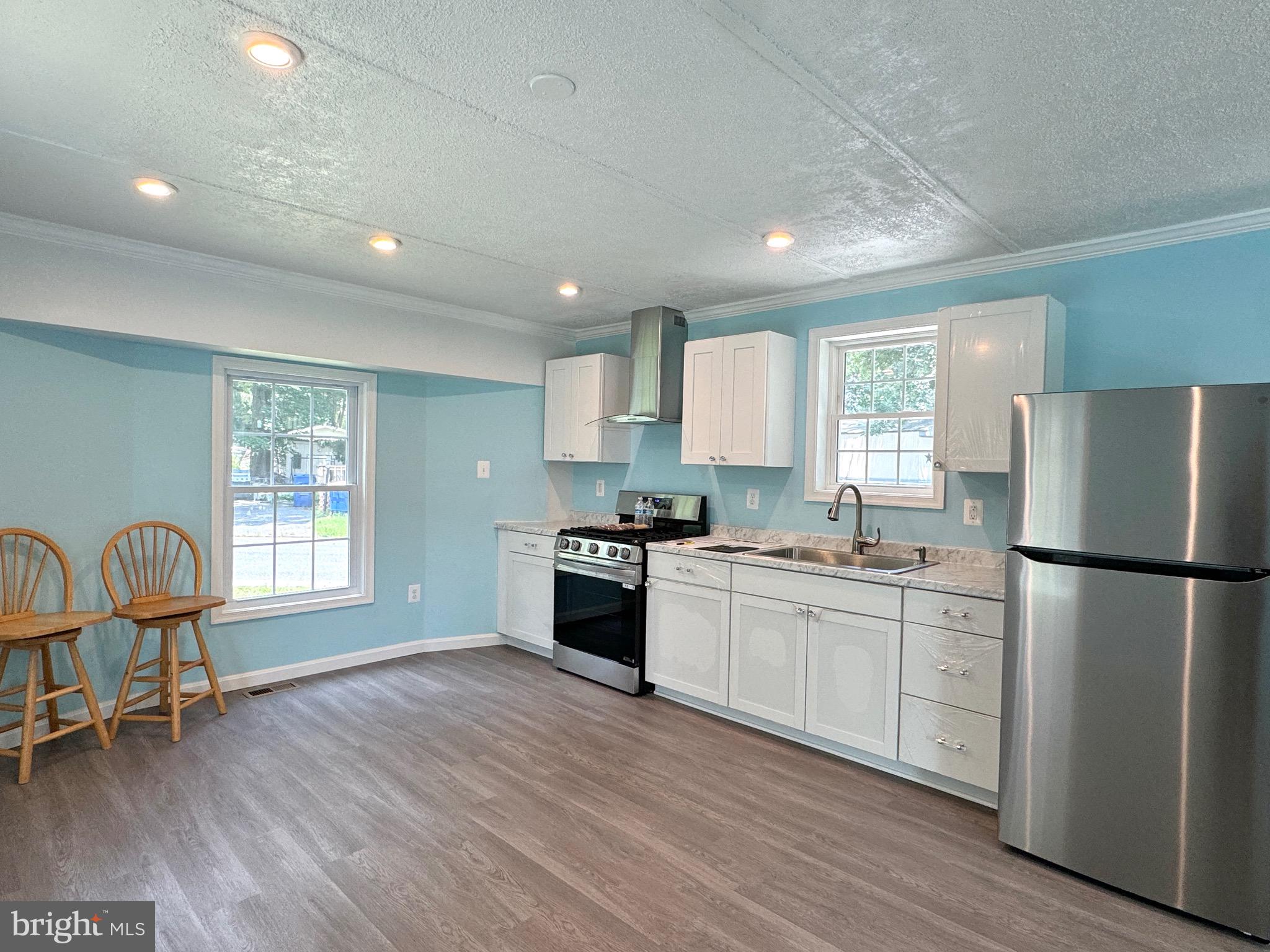 LAUREL VILLAGE - Residential