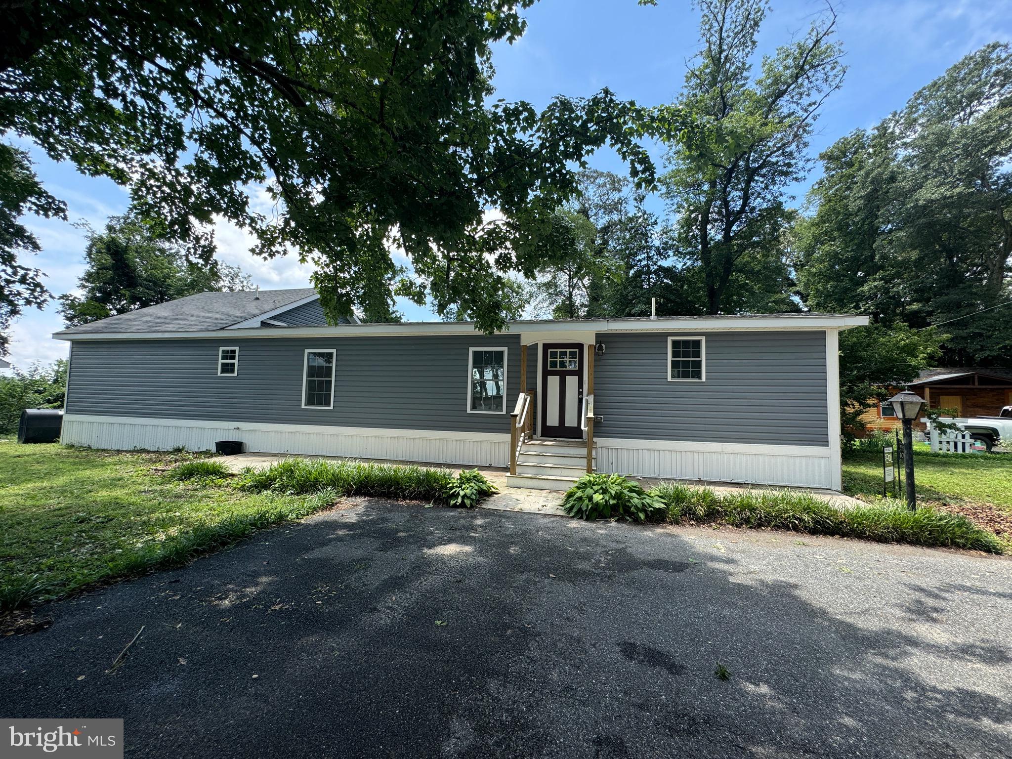 LAUREL VILLAGE - Residential