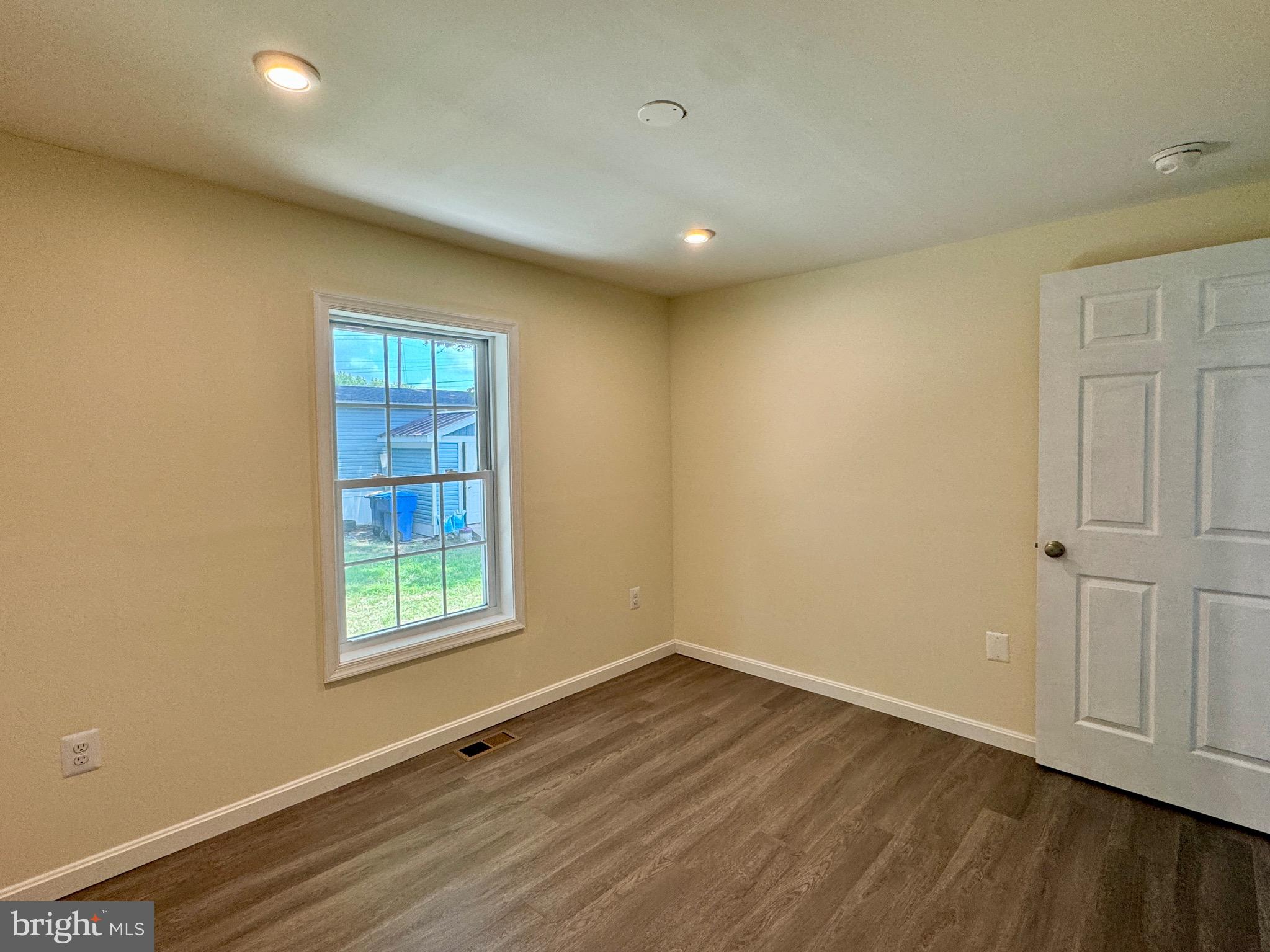 LAUREL VILLAGE - Residential