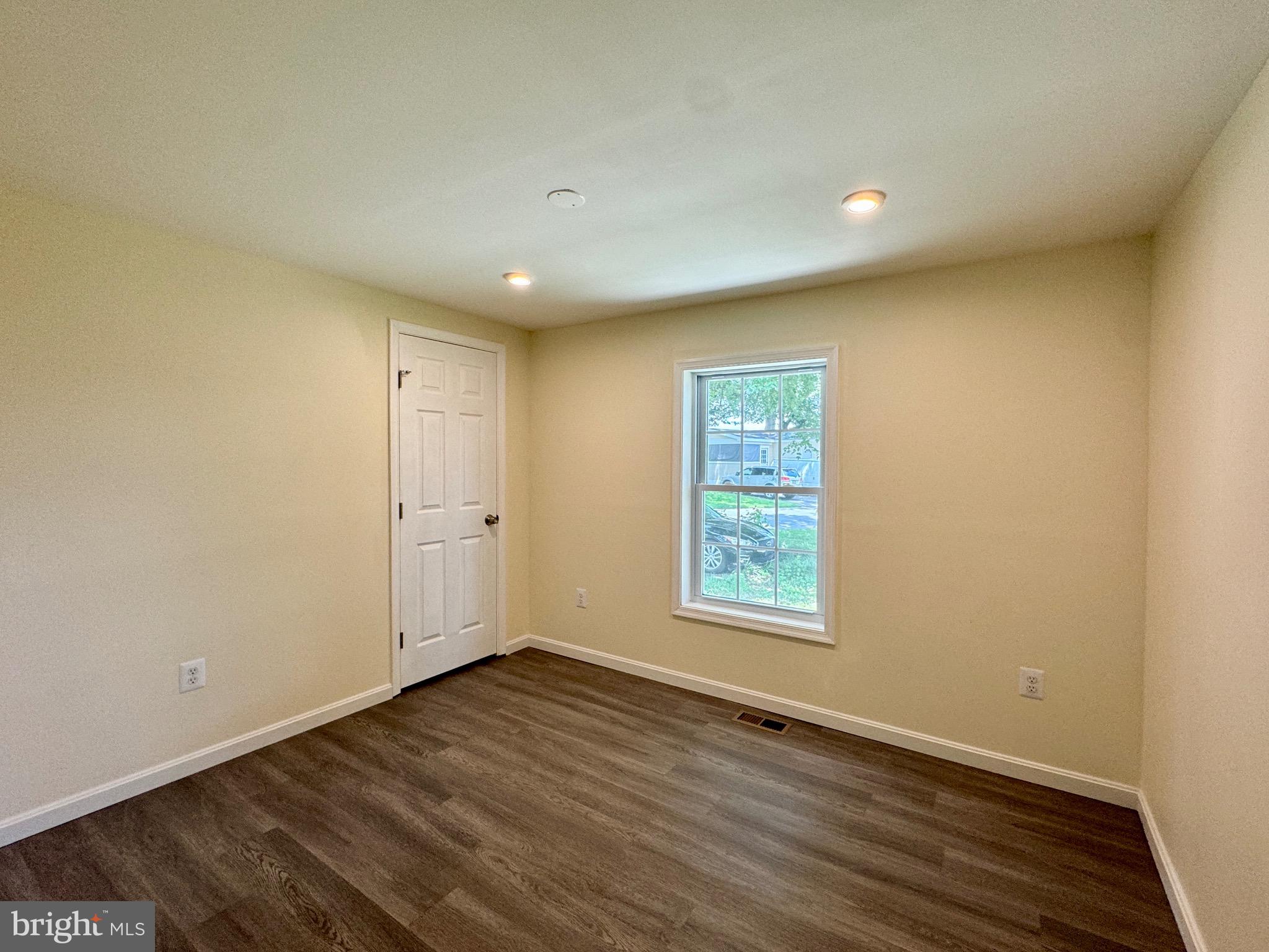 LAUREL VILLAGE - Residential