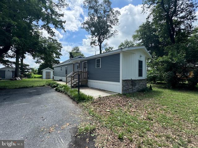 LAUREL VILLAGE - Residential