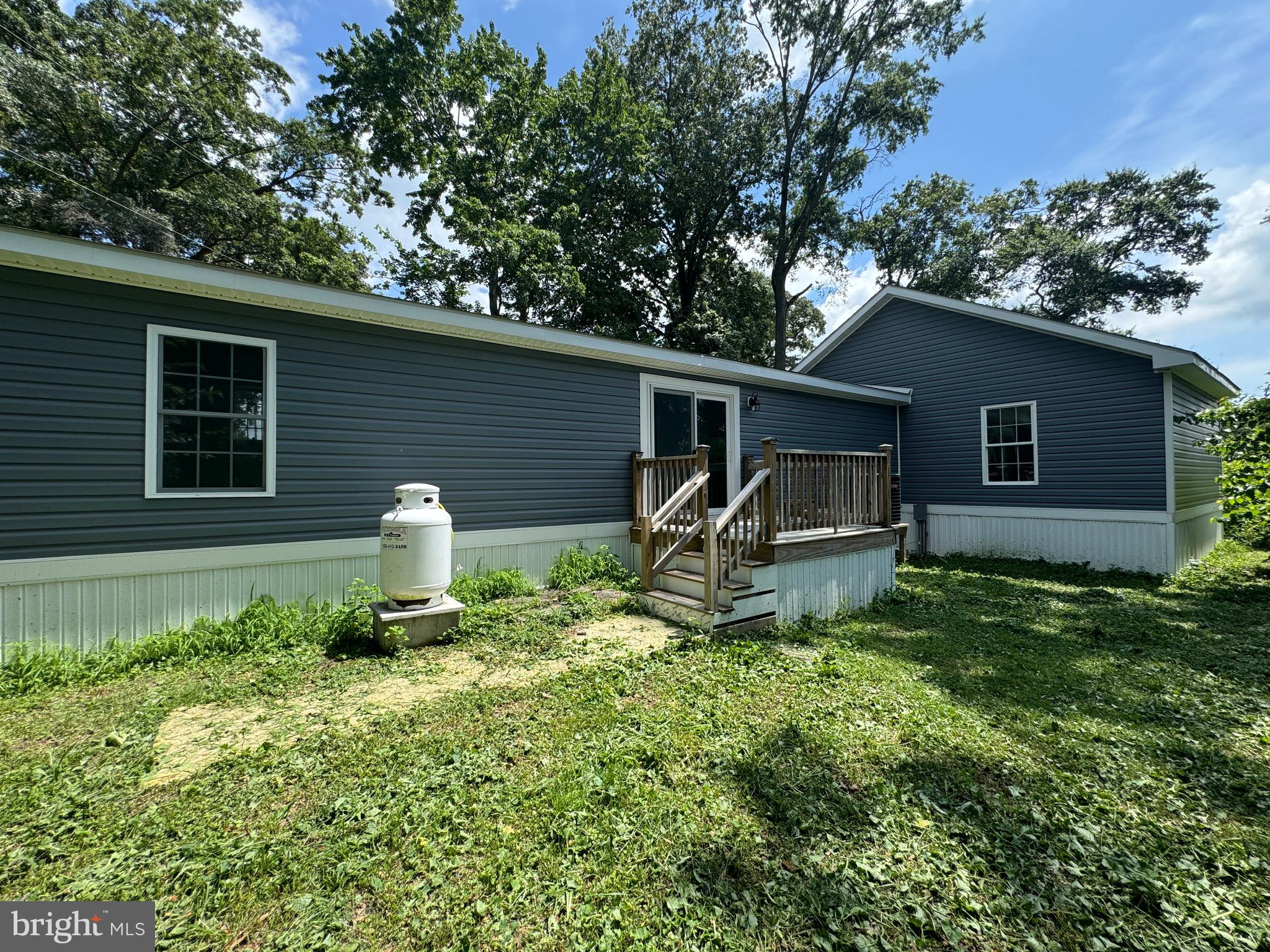 LAUREL VILLAGE - Residential