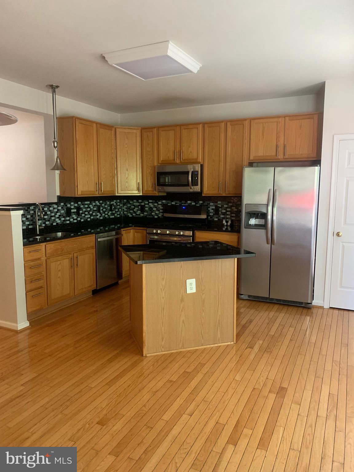 WOODBRIDGE COMMONS - Residential