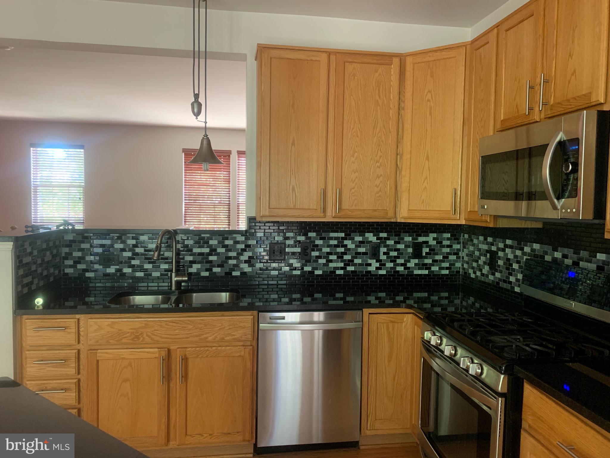 WOODBRIDGE COMMONS - Residential