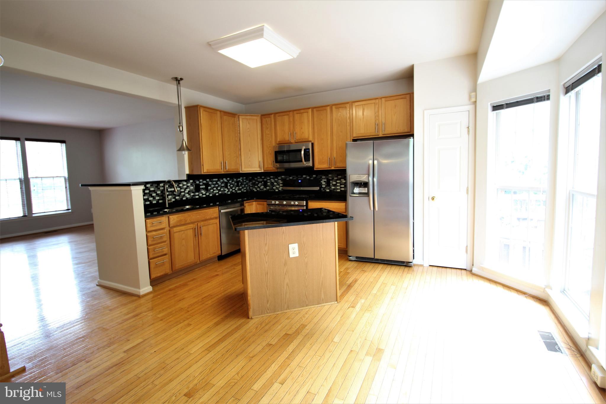 WOODBRIDGE COMMONS - Residential