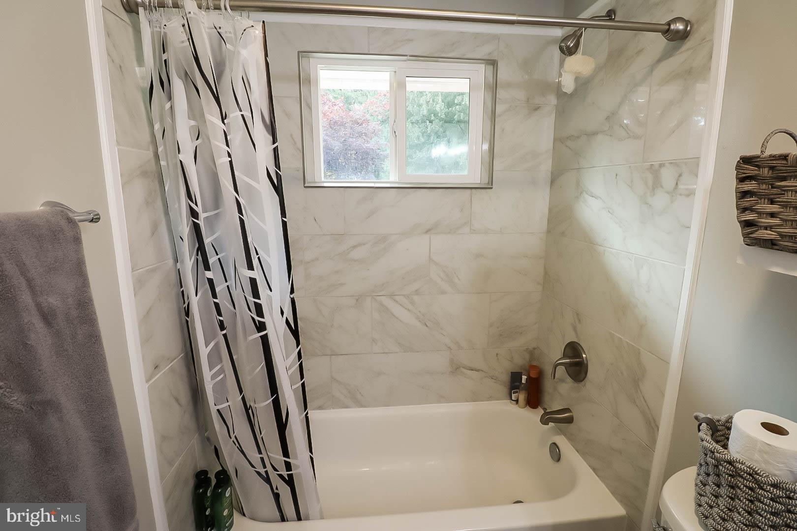 GREENBERRY HILLS - Residential