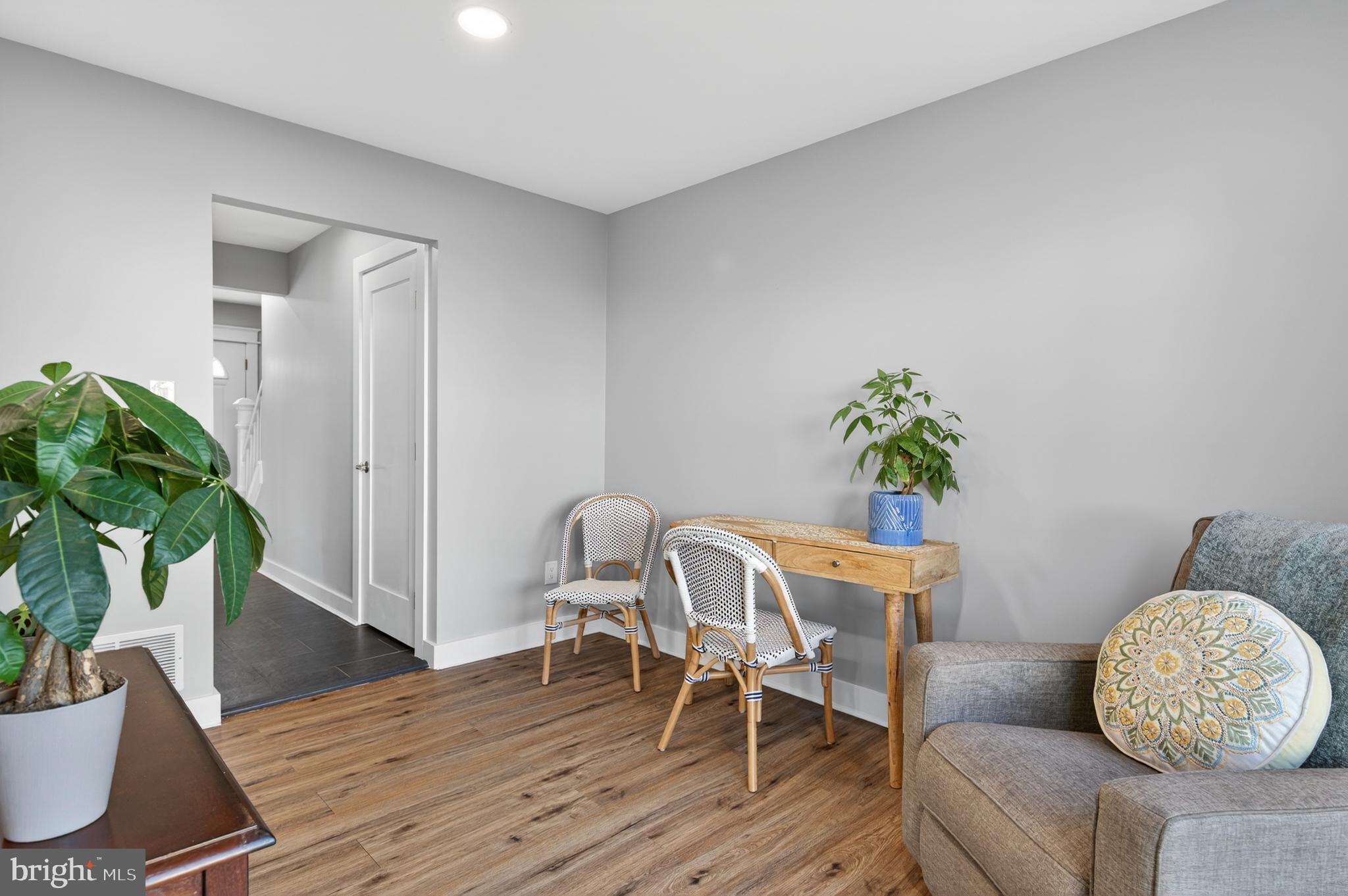 CROFTON SQUARE - Residential