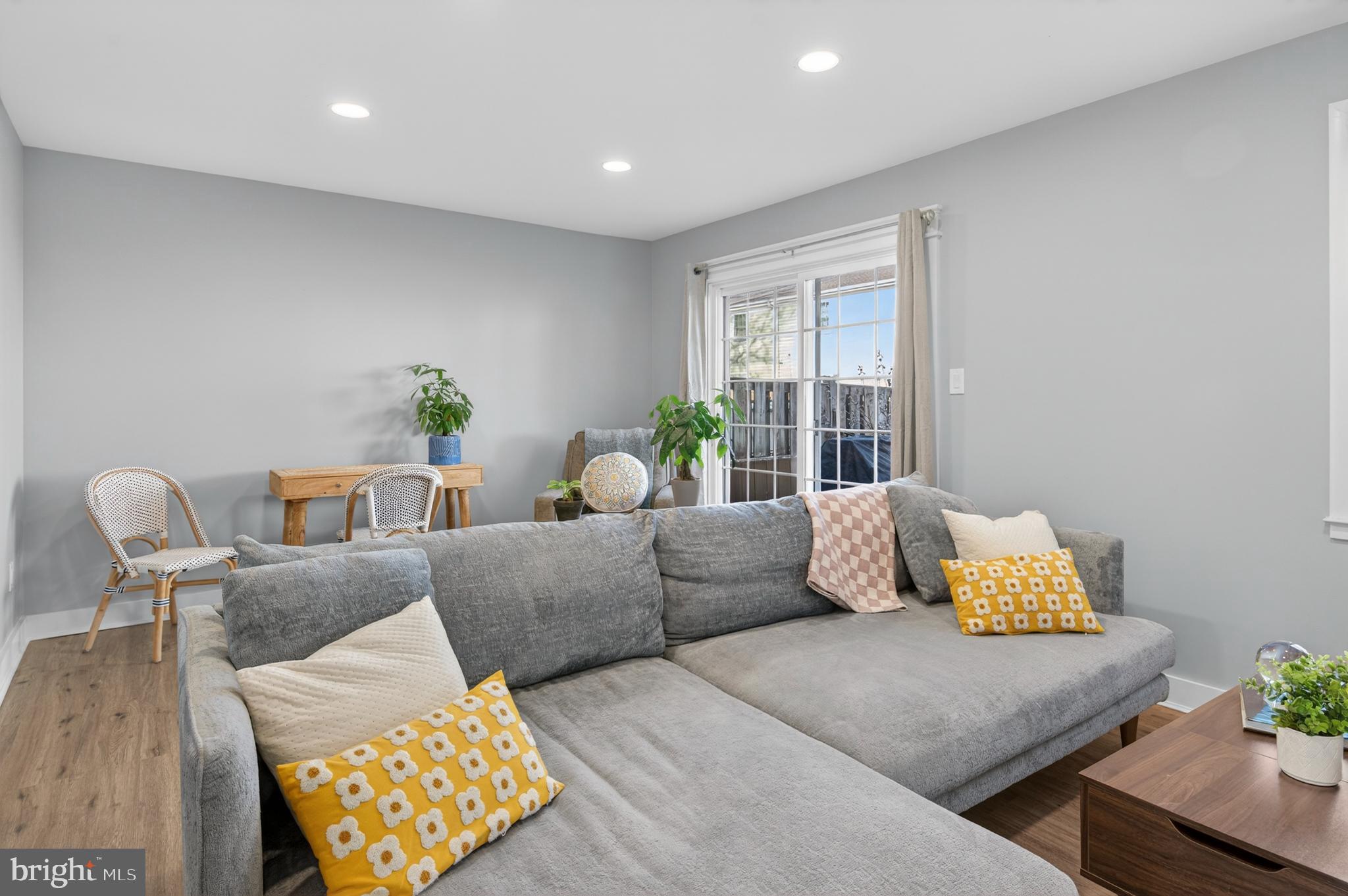 CROFTON SQUARE - Residential