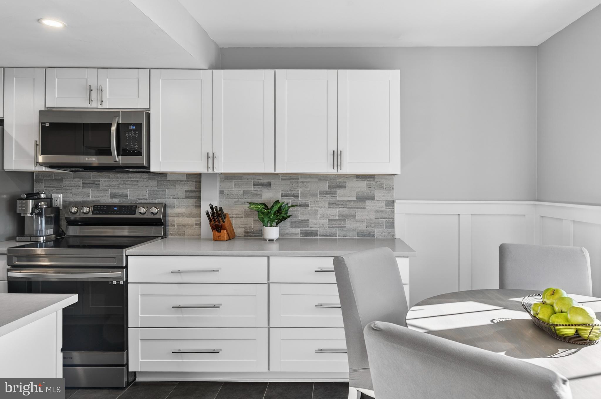 CROFTON SQUARE - Residential