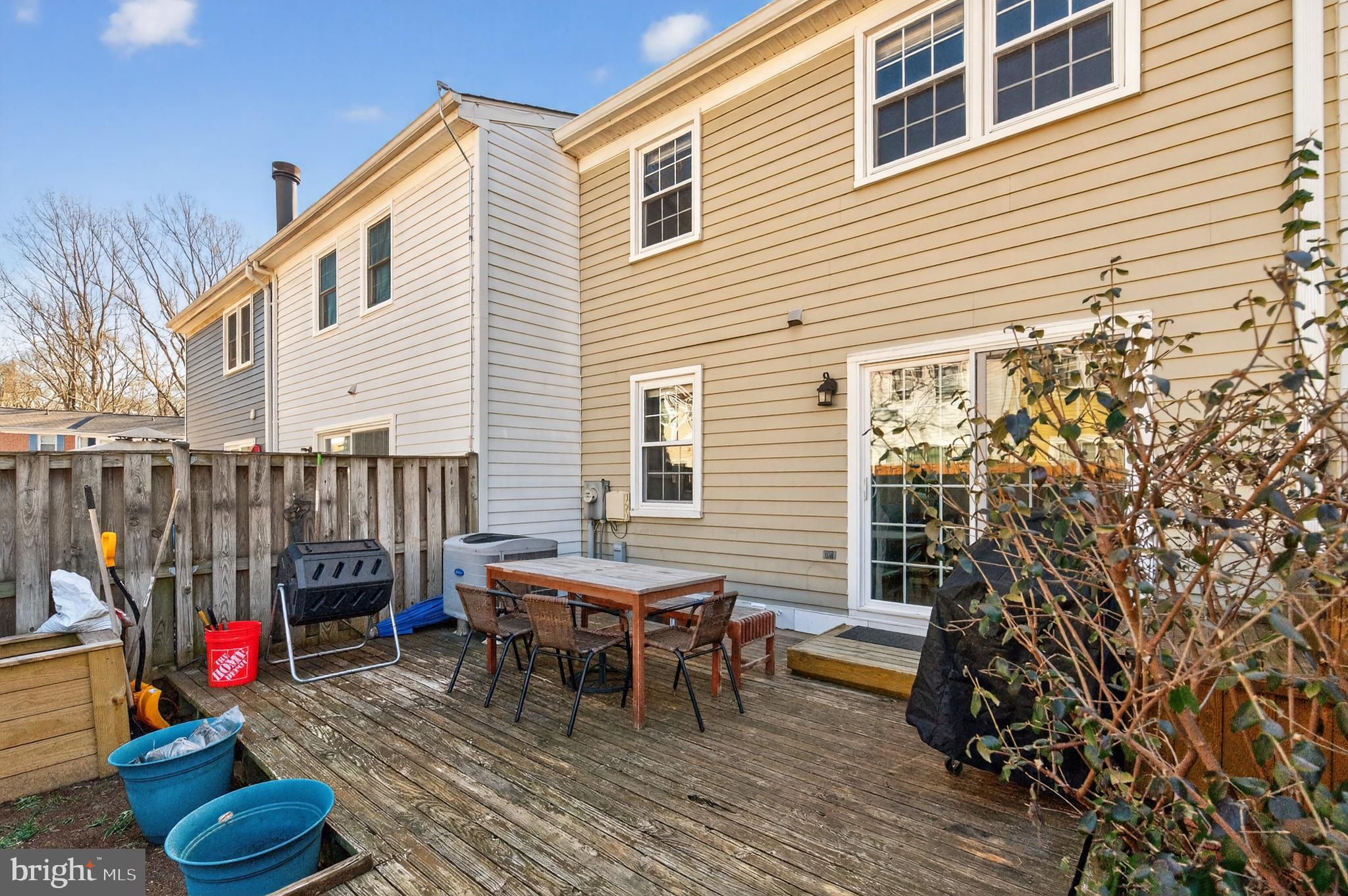 CROFTON SQUARE - Residential