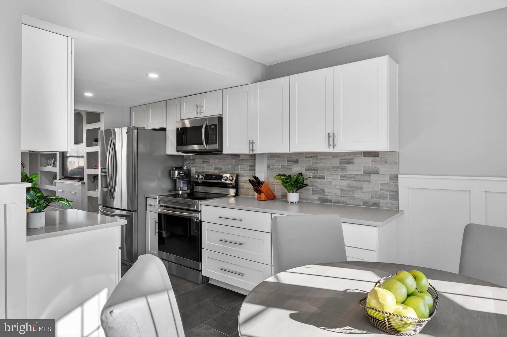 CROFTON SQUARE - Residential