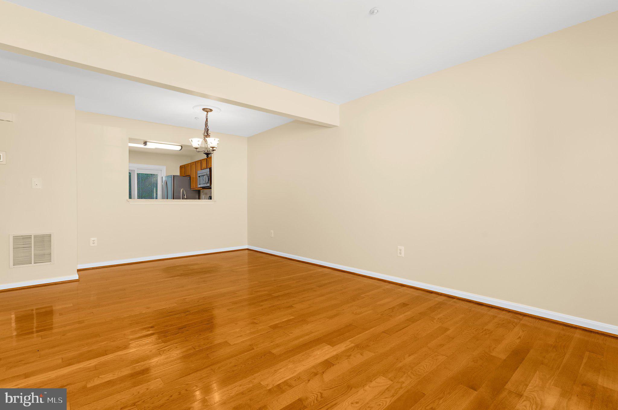 1737 GLEBE CREEK WAY