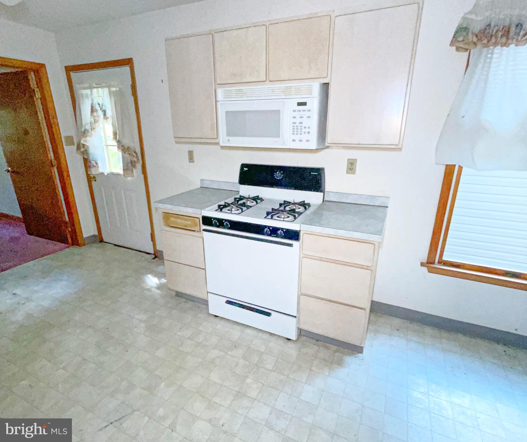 INDIAN ACRES - Residential