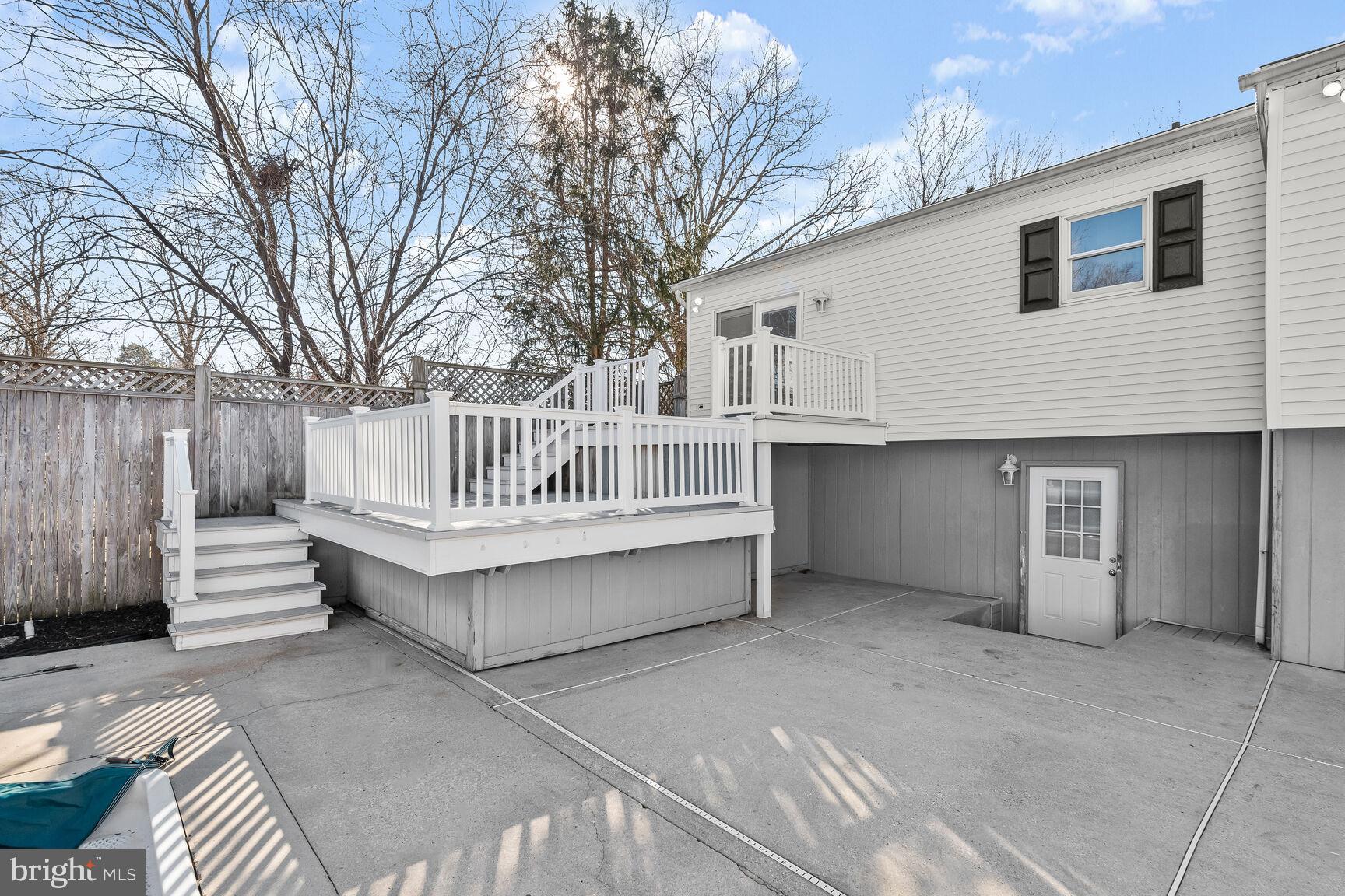 ELMHURST - Residential