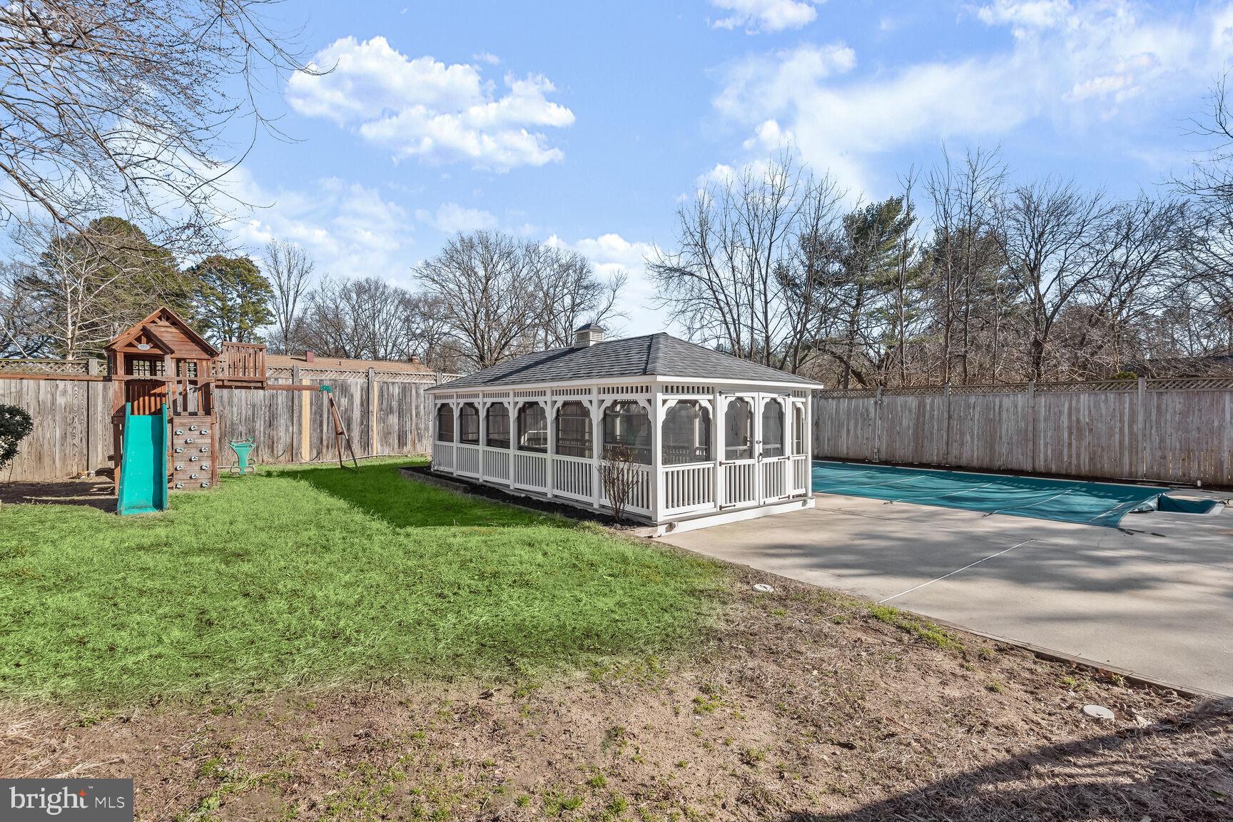 ELMHURST - Residential