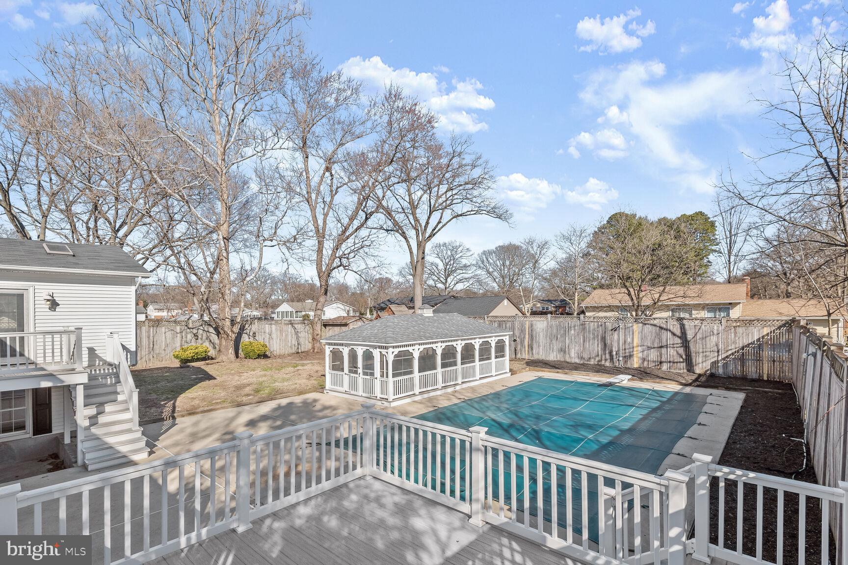 ELMHURST - Residential