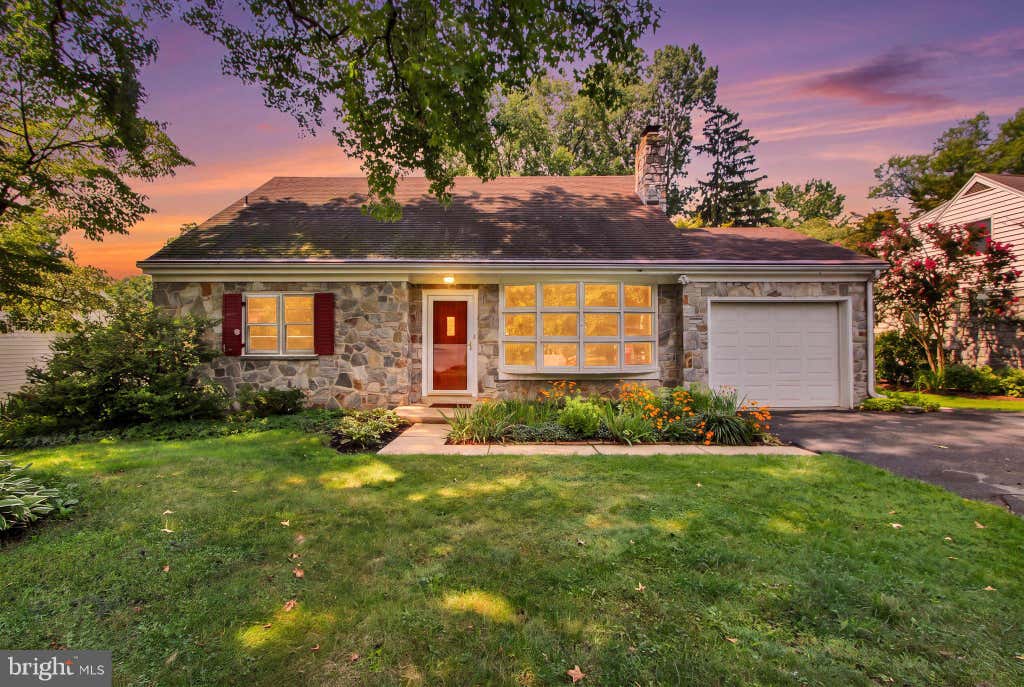 Photo of 1983 Sterling Place, LANCASTER, PA 17601 (MLS # PALA2092722)