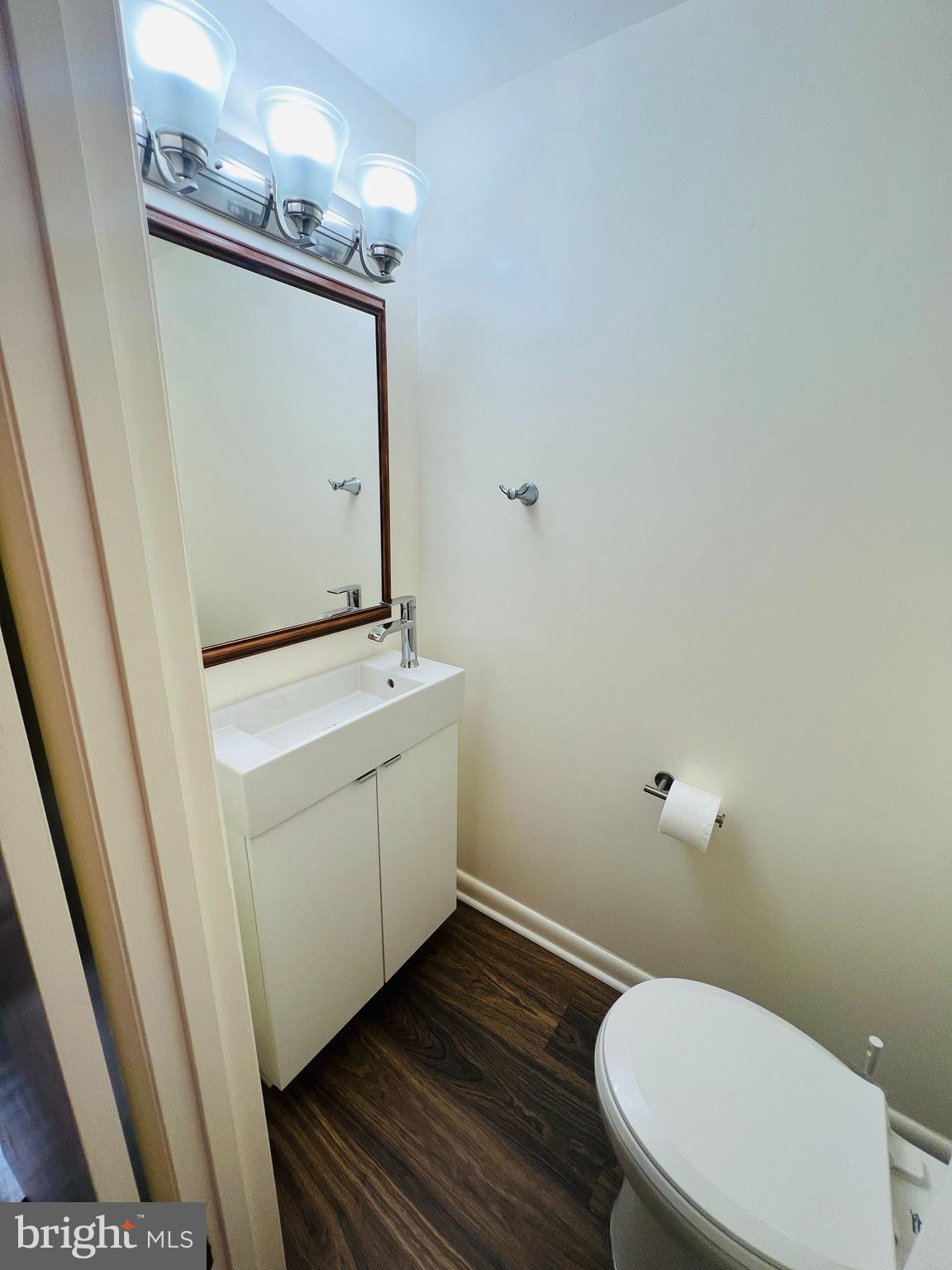 WHISPERING WOODS - Residential Lease