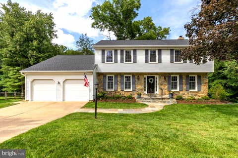 Photo of 9818 Flintridge Court, FAIRFAX, VA 22032 (MLS # VAFX2340304)