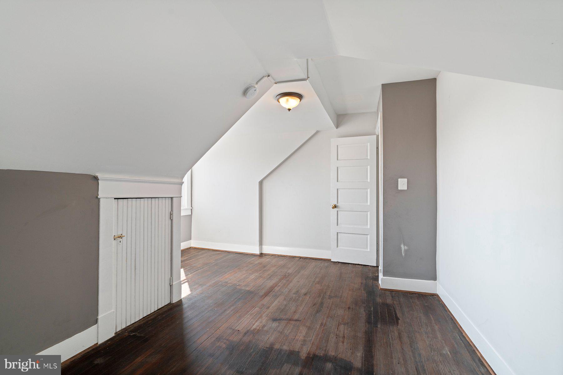 GARWYN OAKS - Residential