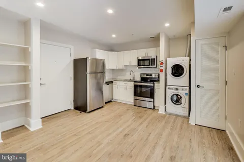 MLS: DCDC2267994
