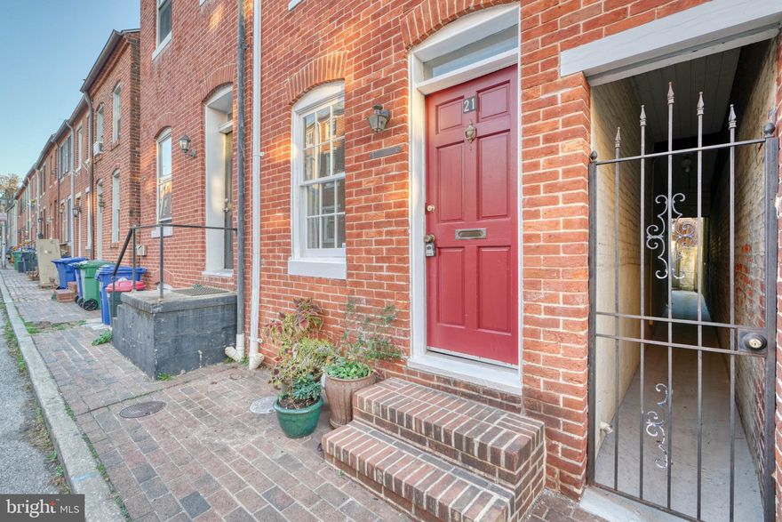Nestled on a charming pedestrian street, this sweet and petite one-bedroom plus den is the perfect blend of cozy living and modern convenience. Inside, you'll find a bright, airy space with vaulted second-floor ceilings and beautiful wood floors throughout. The abundance of natural light on the second floor adds to the home’s cheery ambiance.The recently renovated full bathroom features stylish finishes, while the center kitchen boasts butcher block counters and classic subway tile. Adjacent to the kitchen is a cozy breakfast room perfect for a peaceful morning coffee or cozy dinner with friends.The den, located on the second floor, offers a quiet space that’s ideal as a home office or personal retreat. Outside, a shared rear courtyard provides the perfect spot for grilling, a small or a container garden.Enjoy the convenience of an in-unit washer and dryer and central air for year-round comfort. Don't miss this jewel box of a home!
