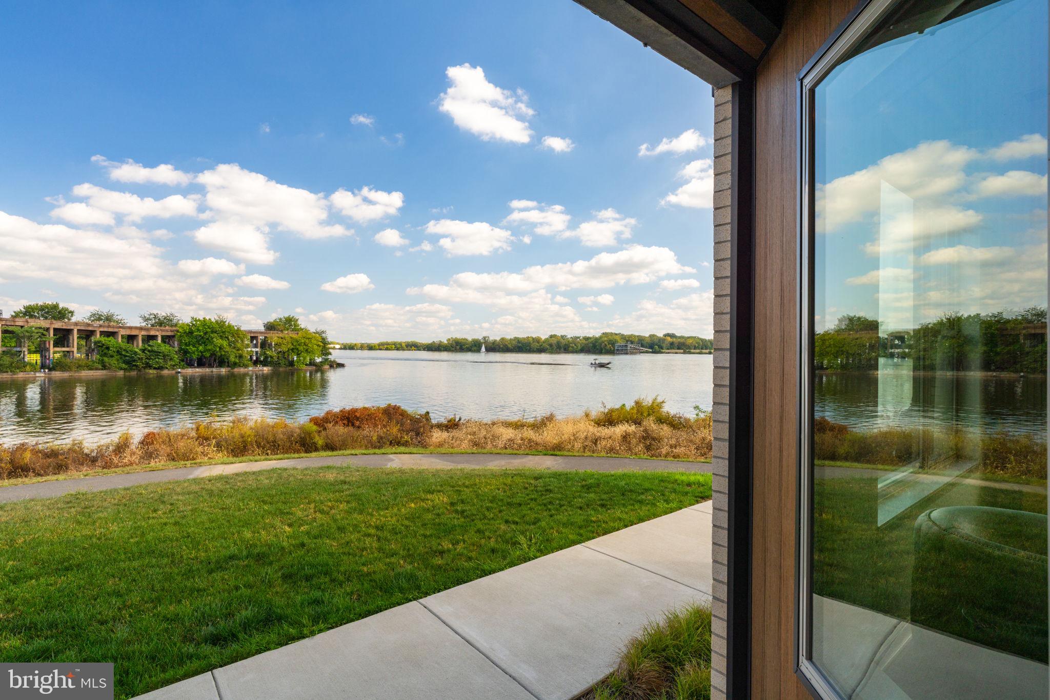 3211 PIERVIEW LANE
