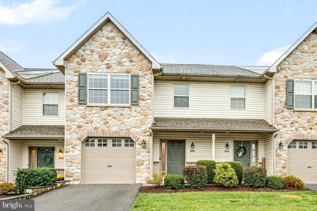 Photo of 237 Melbourne Ln, MECHANICSBURG, PA 17055 (MLS # PACB2047570)