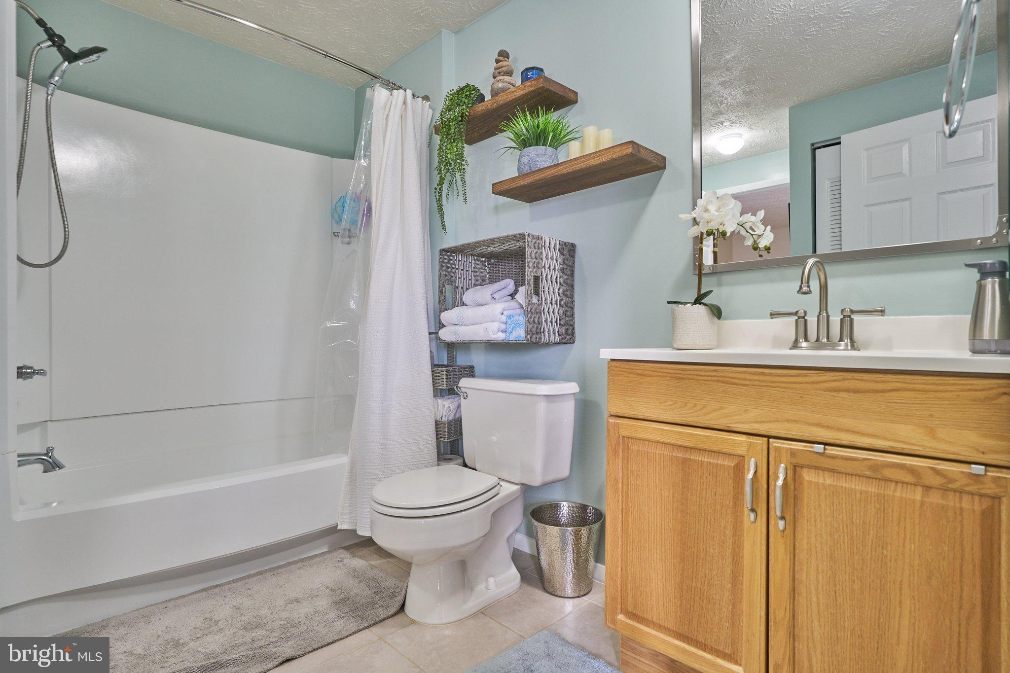 GUNNERS LAKE VILLAGE - Residential