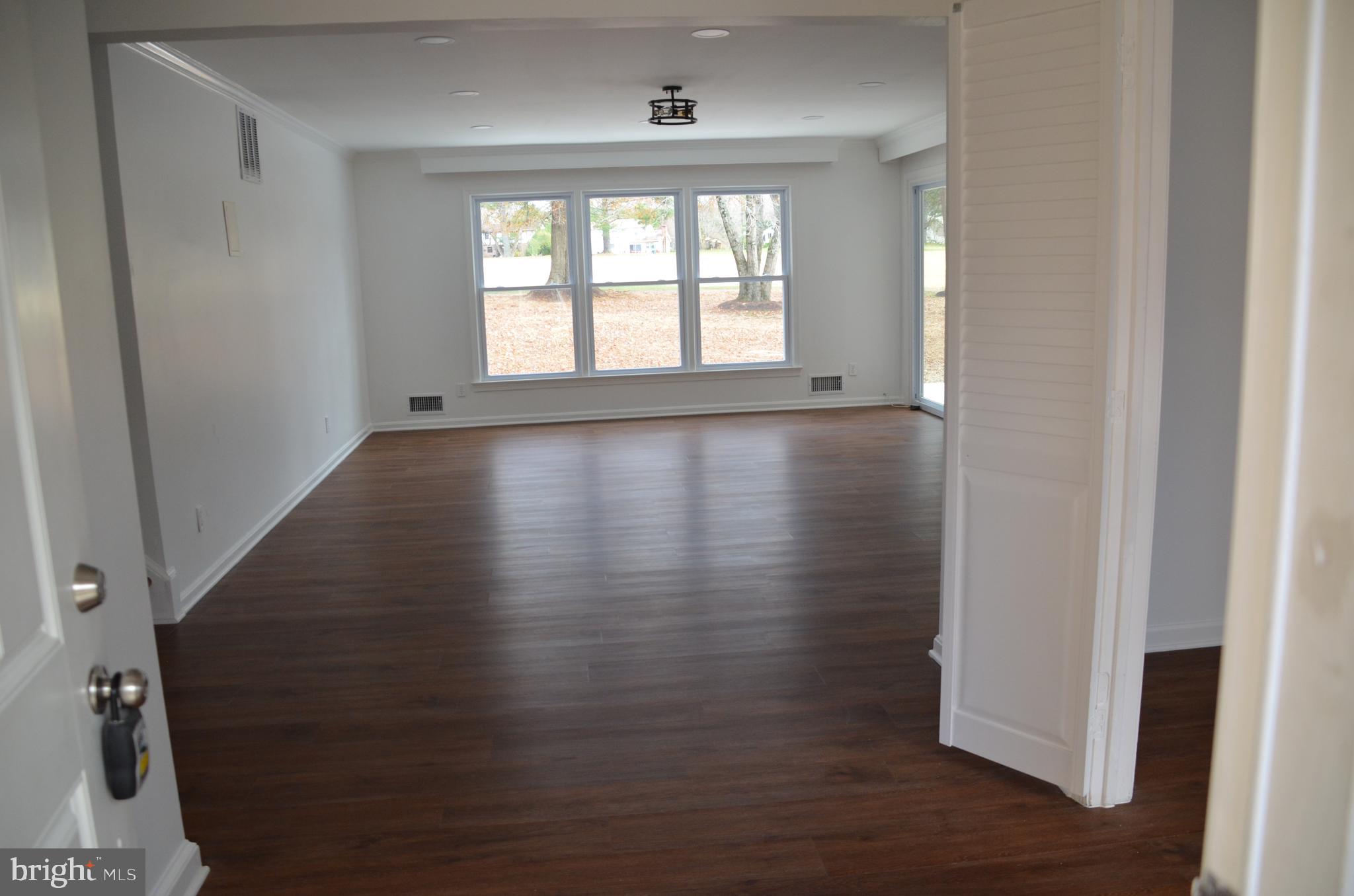 TANTALLON ON THE POTOMAC - Residential Lease