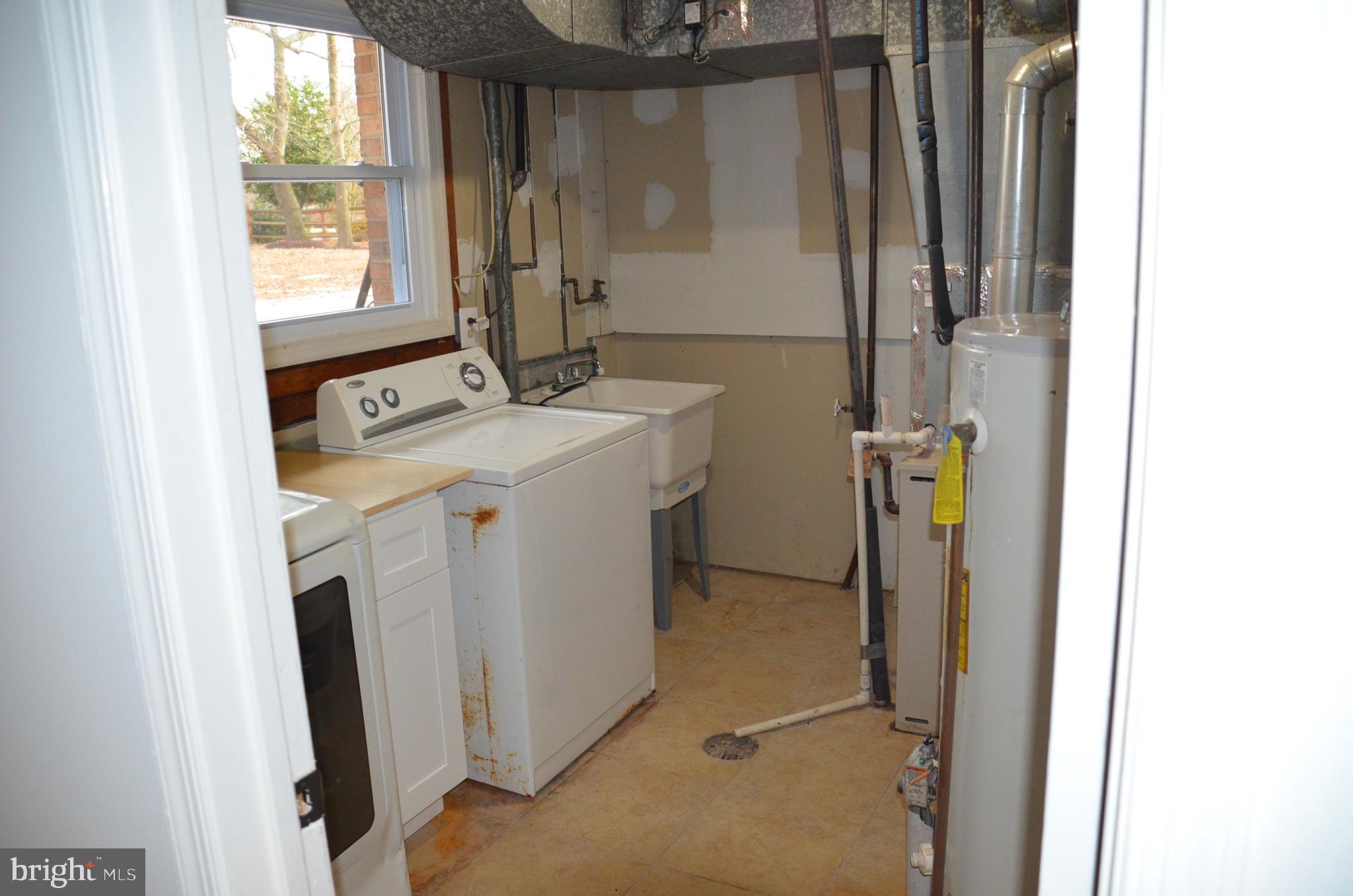 TANTALLON ON THE POTOMAC - Residential Lease